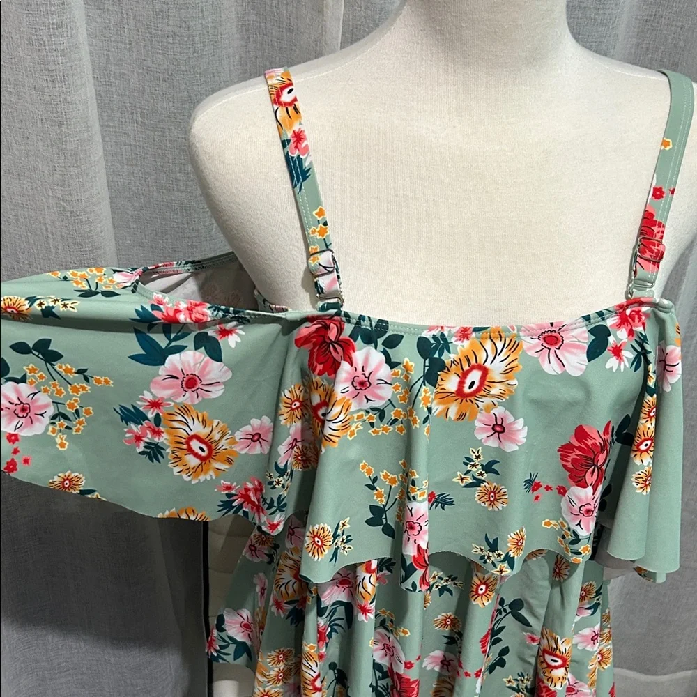Floral Ruffle Swimsuit - Picture 3 of 8